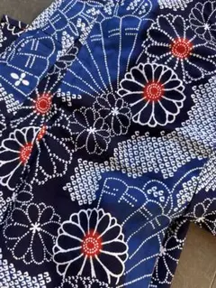 夏得セール【絞りの浴衣、美品】赤の入りの菊柄が可愛い、白が多めで