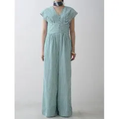 美品　ヌキテパ　オールインワン　山城　葉子さんのサムネイル