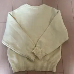淡い黄色 リブ編み クルーネックセーター