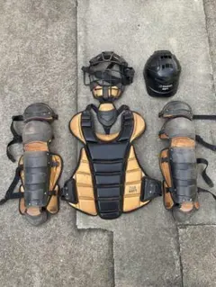 キャッチャー道具　フルセット　中古　草野球で使用　ボロボロではない キャッチャー道具 フルセット 中古 草野球で使用 ボロボロではない