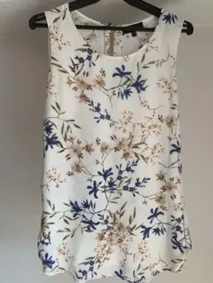 値下げ美品セオリー　フラワープリントブラウス
