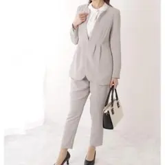 ✨Lサイズ✨洗える　パンツスーツ　上下セット　ノーカラージャケット　グレージュ