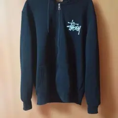 ブラック ジップアップパーカー