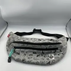 CHUMS ウェストポーチ　ボディバッグ イラストプリント グレー