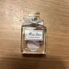 新品　未使用　ディオール　ブルーミングブーケ オードゥトワレ　ミニボトル 5ml