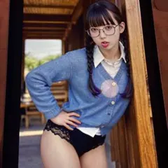 水色 Vネック ボタン付きセーター （L版.A4版）