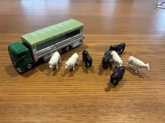 TOMICA ロングタイプトミカ　ISUZU GIGA 家畜運搬車