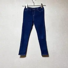 キッズ　デニムパンツ　１３０サイズ　青　カジュアル定番