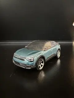 Matchbox 2023 Citroën ë-C4のサムネイル