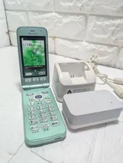 docomo らくらくホン F-02J 充電器 卓上ホルダ付のサムネイル