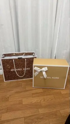 MICHAEL KORS ギフトボックスとバッグセット