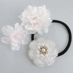 76.ハンドメイド/ヘアゴム/大ぶりモチーフ/ビーズ刺繍/パール/クリア