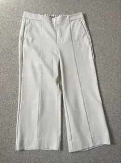 バナナリパブリック セミワイドクロップドパンツ 薄ベージュ　2