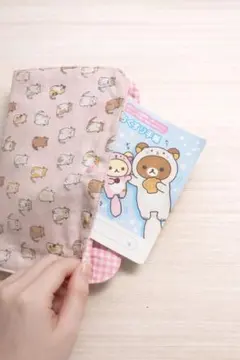 【ハンドメイド】猫柄 お薬手帳ケース／バッグインバッグ 仕切り付き 大人可愛い