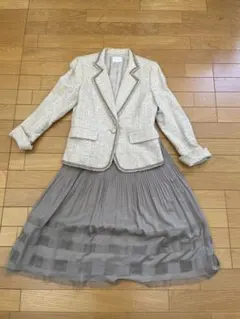 自由区　スーツベージュツイードジャケットスカート　Mサイズ