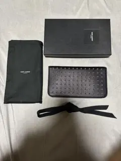 サンローランパリ　スタッズ ラウンドジップ長財布　エディ期ウォレット箱付美品のサムネイル