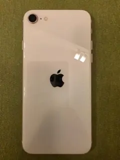 iPhone SE3 第3世代 128GB SIMフリー 白　スターライト Amazon | 【整備済み品】 Apple iPhone SE（第3世代） 128GB スター