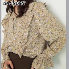 【美品】ダブルクローゼット　長袖小花柄フリルブラウス　シャツ　秋冬のサムネイル