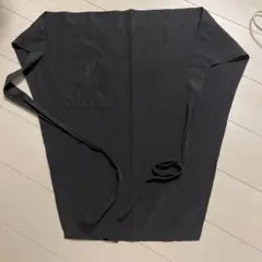 黒のエプロン フロントポケット付き