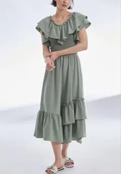 新品未使用　グレースコンチネンタル　フリルノースリーブロングワンピース