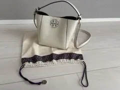 Tory Burch トリーバーチ マックグロー スモールバケットバッグ　白のサムネイル