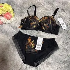 ウンナナクール ねこと魔女の世界を表現 魔女の猫ブラ　ショーツ　セット　D70M