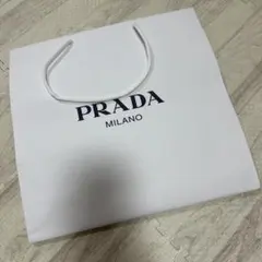 PRADA ホワイト ショップ袋 大きめ