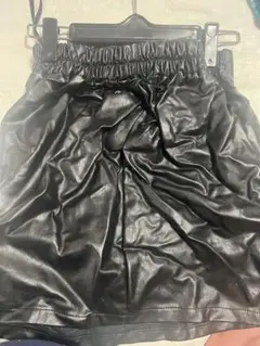 黒 合成皮革 タイトスカート