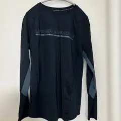 Under Armour ブラック 長袖シャツ　レディース