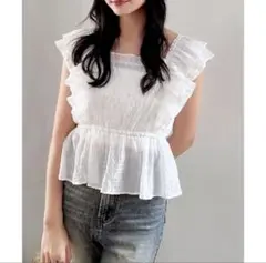 イング　フリルペプラムブラウス