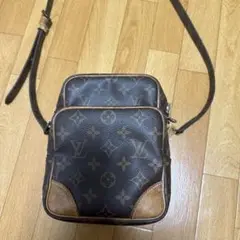 VUITTON ショルダーバッグ