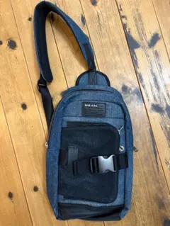 DIESEL デニムブルー ボディバッグ Women's D-Line-Denim hobo bag | Blue | Diesel