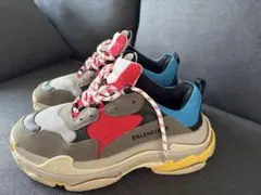 BALENCIAGA Triple S スニーカーのサムネイル