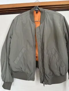 オリーブグリーン MA-1ジャケット Mサイズ