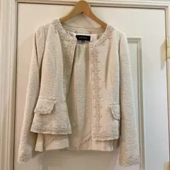 エポカのノーカラージャケットスーツのサムネイル