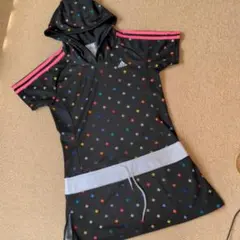 adidas　テニスウェア　ワンピース　マルチカラー