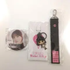 新品　TWICE MOMO モモ　キーホルダー　ストラップ　缶バッジ