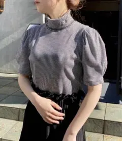 [美品]タートルネックイニシャルテレコトップス　白黒ストライプ 半ナイスクラップ
