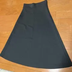 ひざ下丈フレアスカート