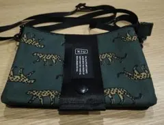 kiu ヒョウ柄 サコッシュ