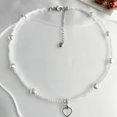 ビーズネックレス　韓国　白　ハート　チョーカー　ハンドメイド　チャーム　シルバー