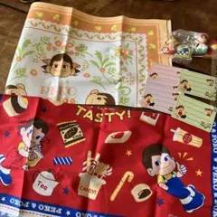 当時物　昭和レトロ　ペコちゃん　バンダナ　ハンカチ　２枚　おもちゃ付録のサムネイル