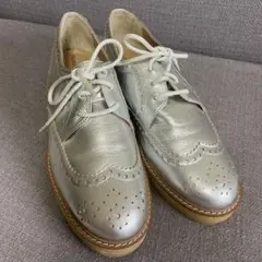 美品 tsumori chisato ウィングチップ シルバー　23.5cmのサムネイル