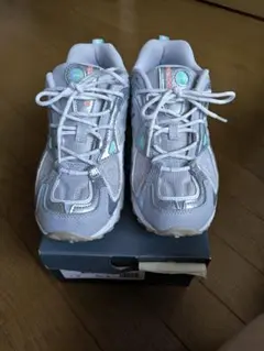 New Balance 990v5 シルバー/グレー スニーカー