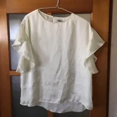 ⚠️訳あり　袖フリル　半袖　ブラウス　シャツ　Tシャツ　春夏　レディース　Mサイズ