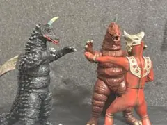 一番くじ ウルトラ怪獣 ビッグフィギュア ゴモラ レッドキング - メルカリ
