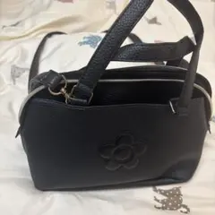 フラワーエンボス 黒 ショルダーバッグ