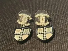 CHANEL ココマーク シールド ピアスのサムネイル