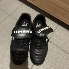 UMBRO ブラック スパイクシューズ