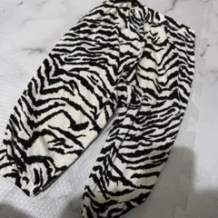 柔らかいゼブラ柄パンツのサムネイル